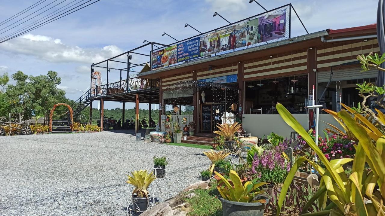 Touch The Wind Hotel Chaiyaphum Eksteriør billede